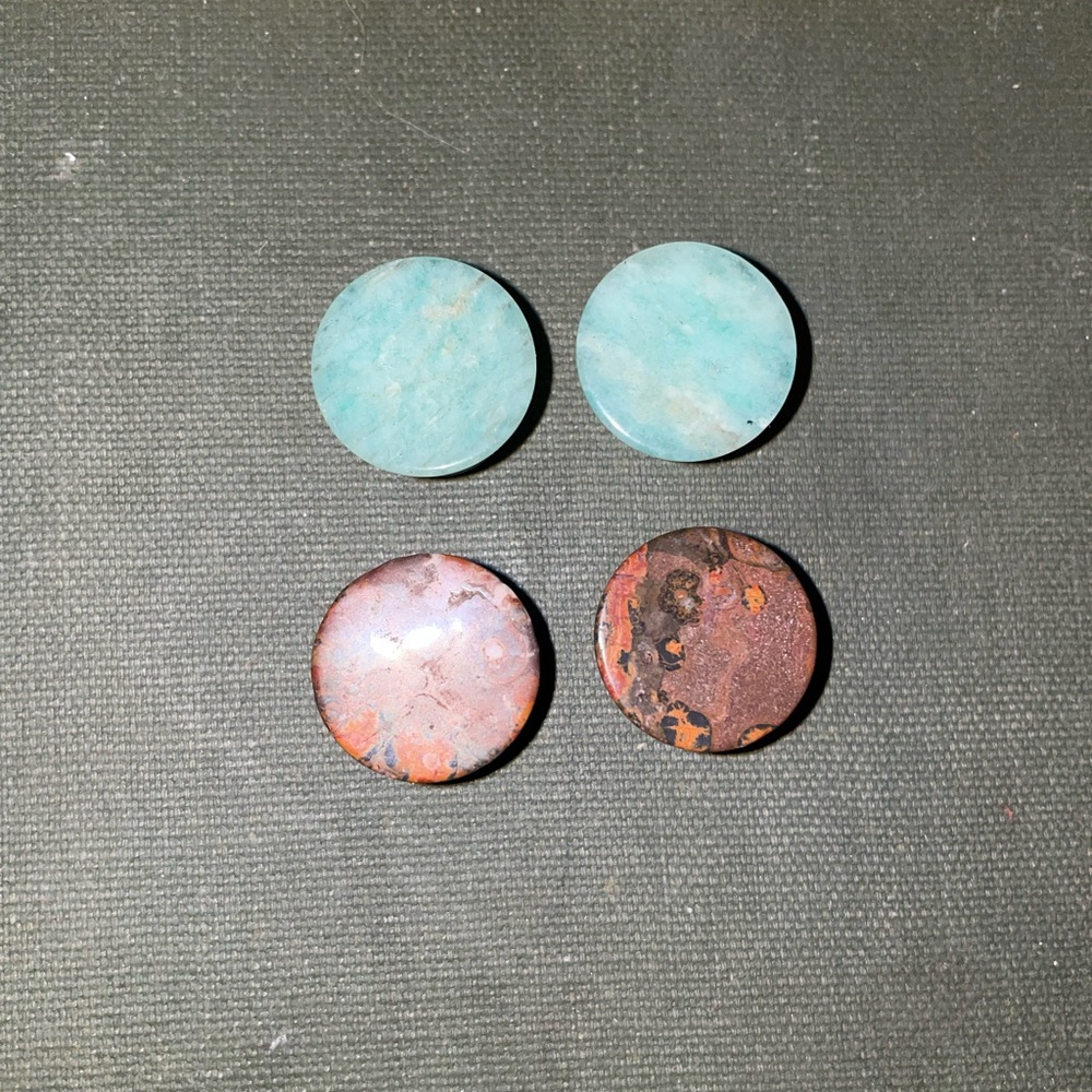 Real stone mayan flare plugs. Size 7/16ths. Never worn.